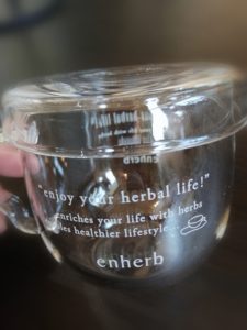 5：ハーブティーカップ（enherb ロゴタイプ）